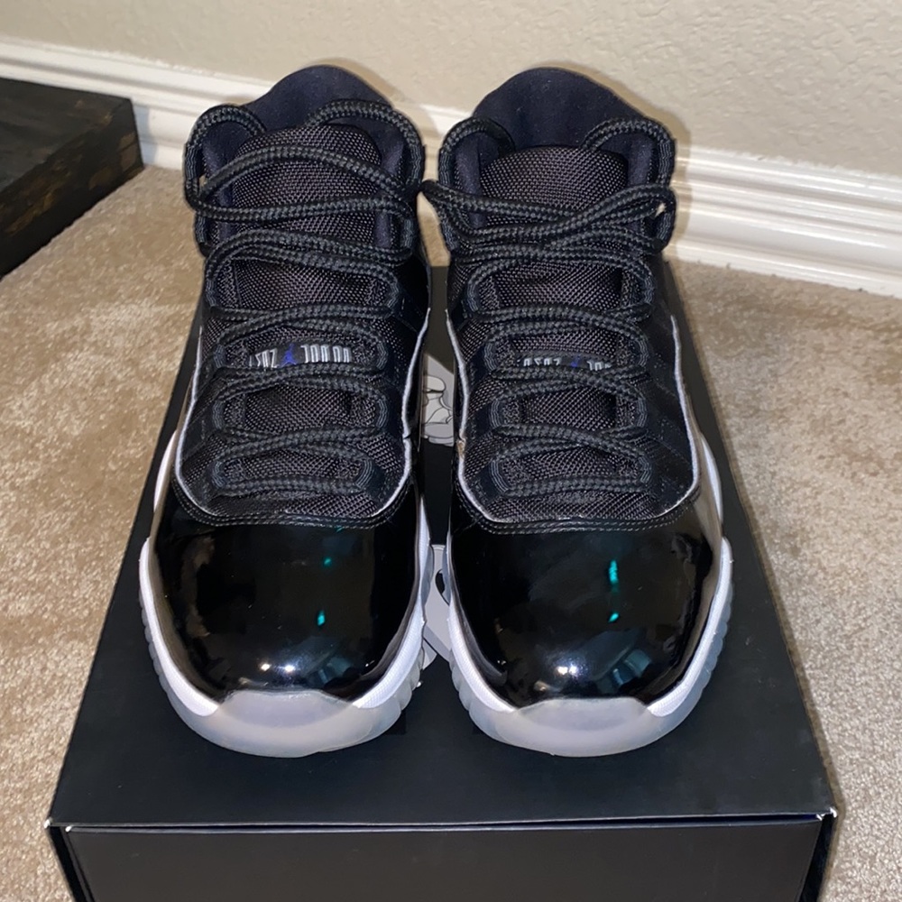 Size-7.5 Space Jams- Jordans. Barely Worn. - image 3